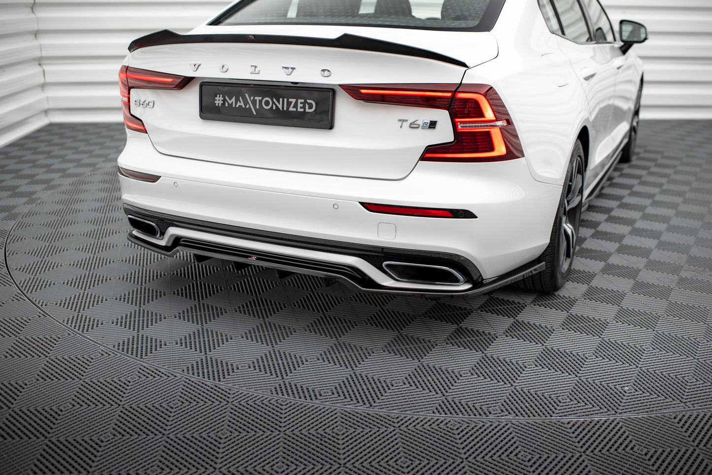 Rear Splitter (with vertical bars) Volvo S60/V60 R-Design Mk3