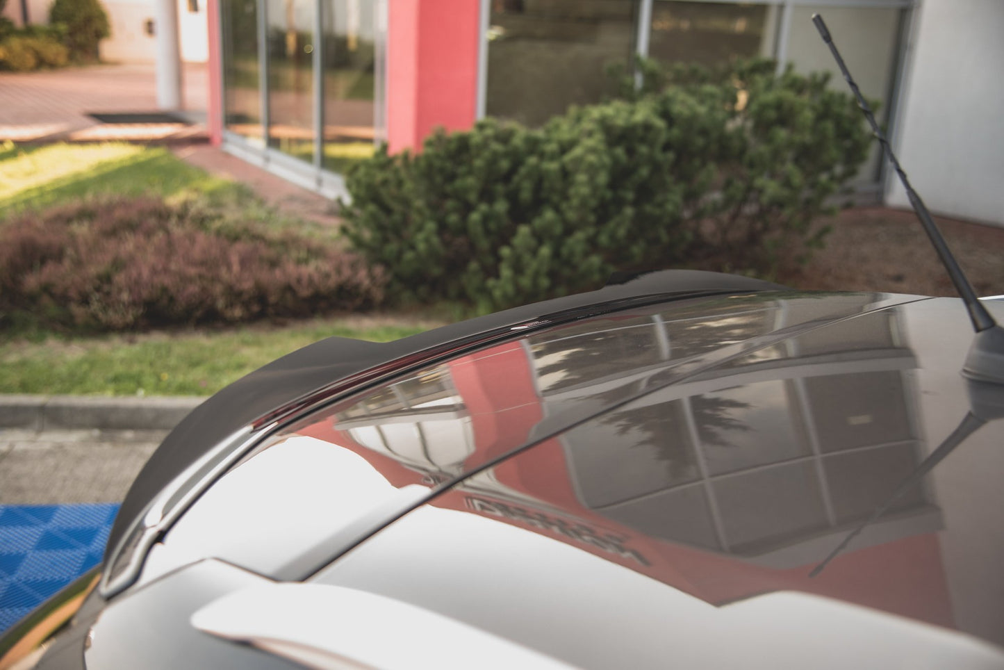 Spoiler Cap Peugeot 308 SW Mk2 