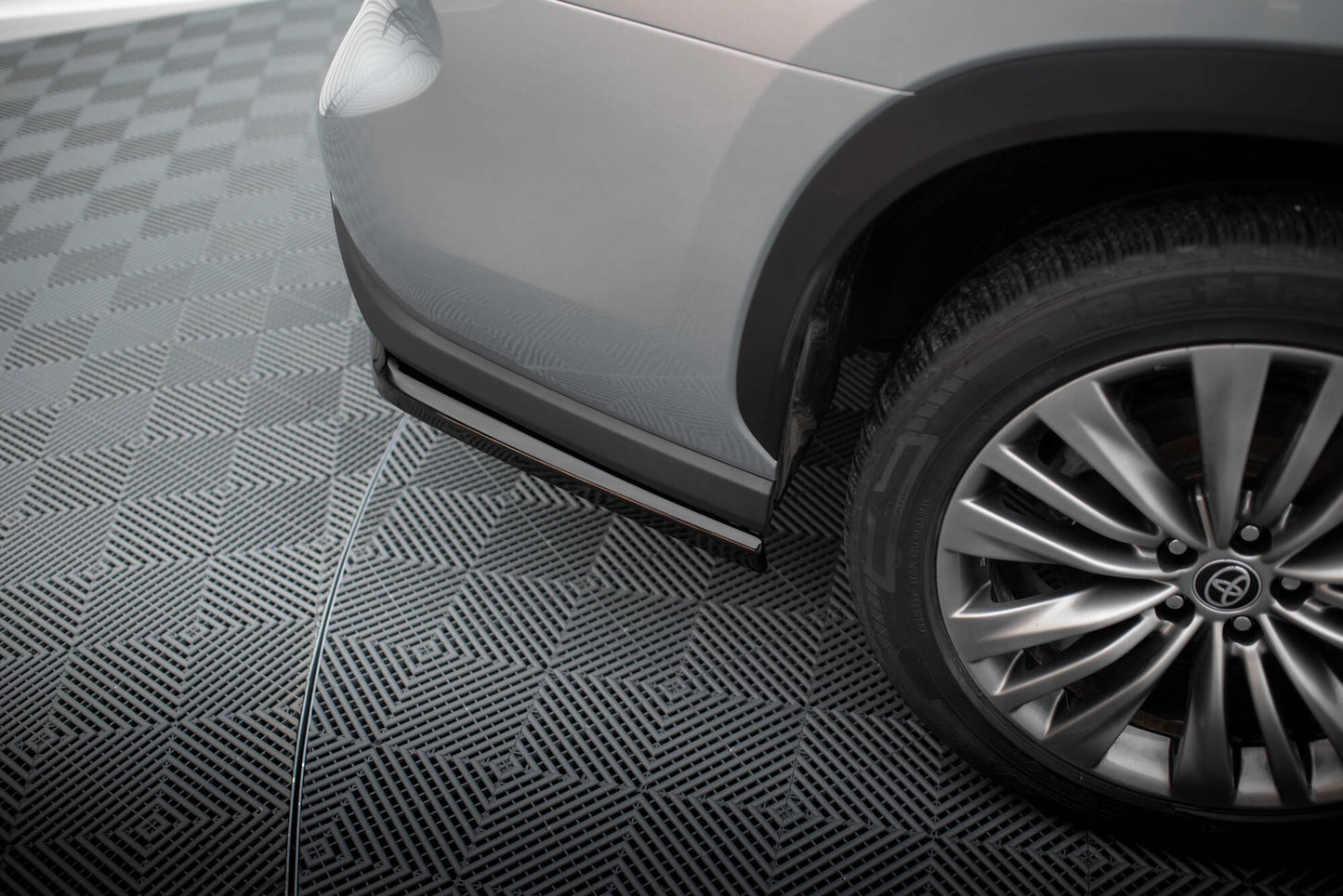 Set of Splitters V.1 Toyota Highlander Mk4