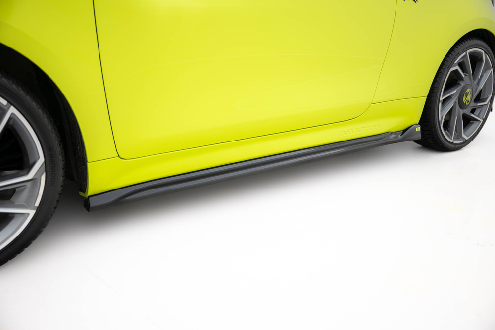Zestaw Splitterów Abarth 500e