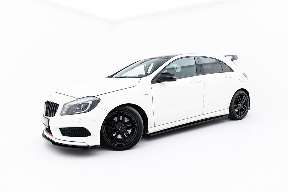 DOKŁADKI PROGÓW MERCEDES-BENZ W176 AMG-LINE PRZEDLIFT