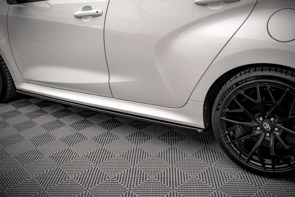 Zestaw Splitterów Toyota Yaris GR Sport Mk4