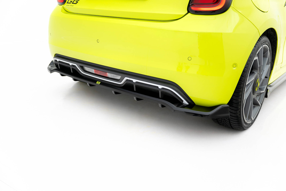 Zestaw Splitterów Abarth 500e