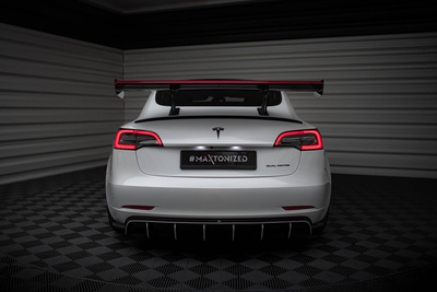 Karbonowy Spoiler + LED Tesla Model 3
