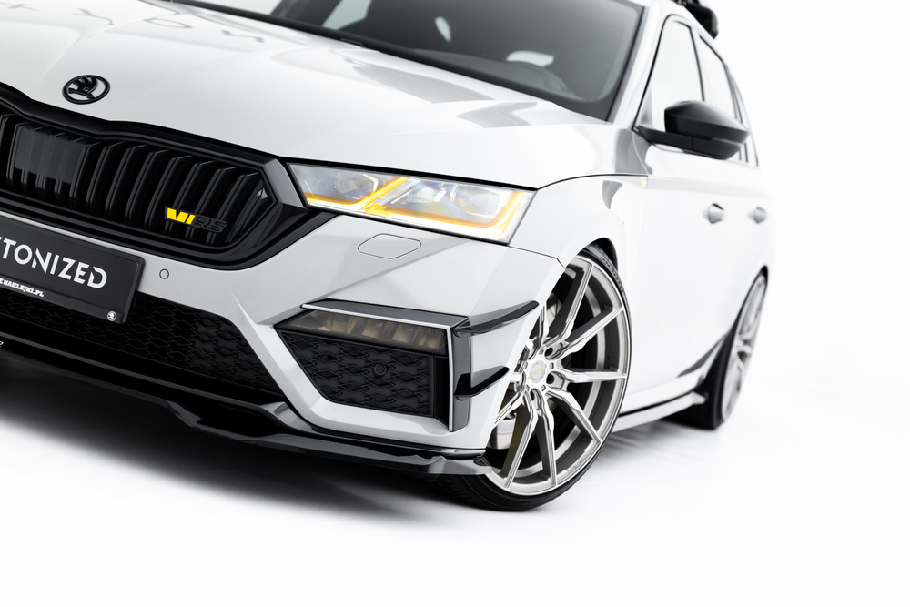 Canards (owiewki przedniego zderzaka) Skoda Octavia RS Mk4