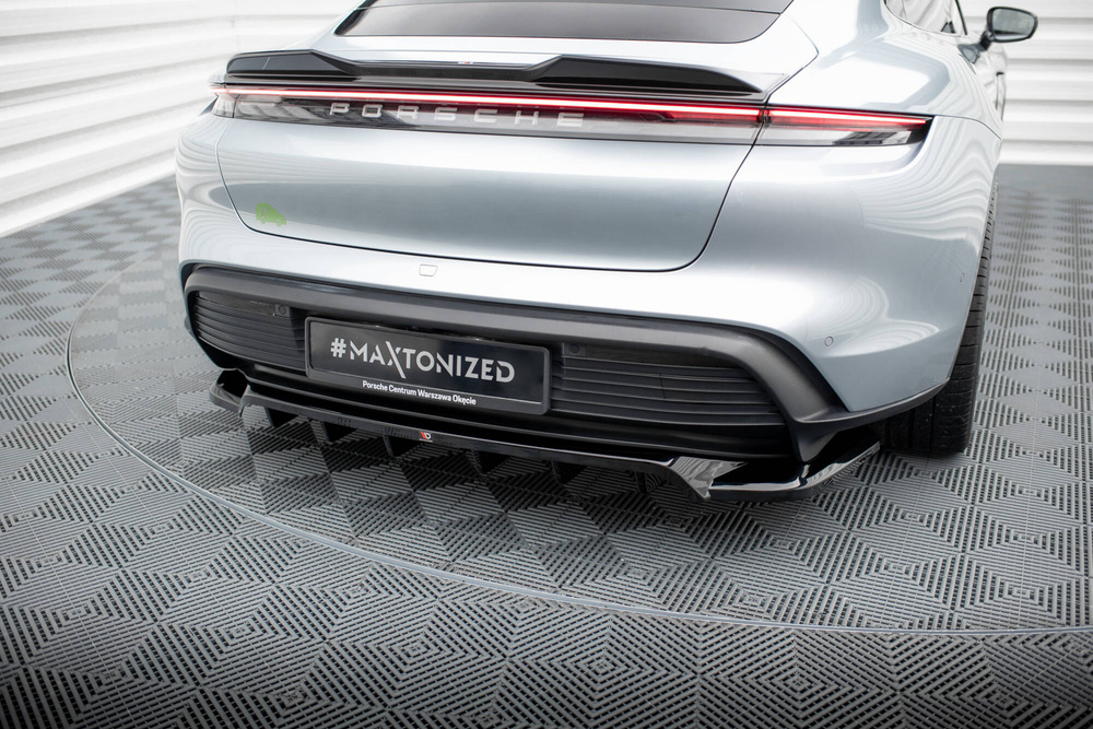 Zestaw Splitterów Porsche Taycan / Taycan 4 / Taycan 4S / Taycan GTS Mk1 