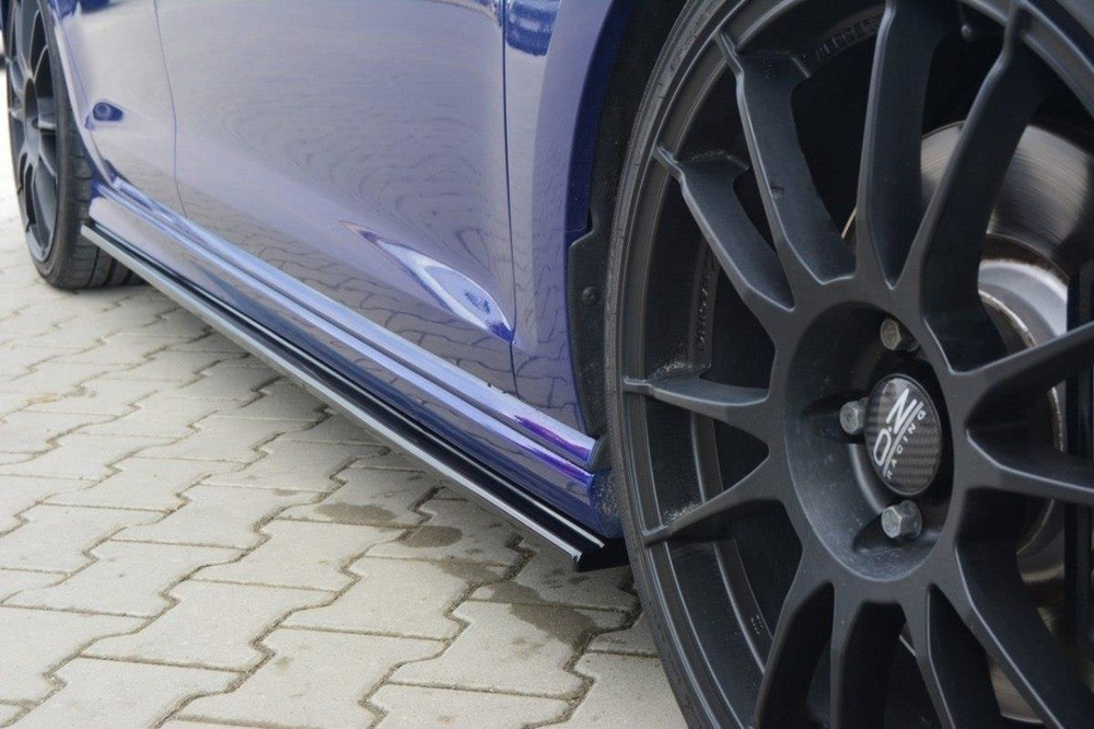 Dokładki Progów V.1 VW Golf 7 R / R-Line