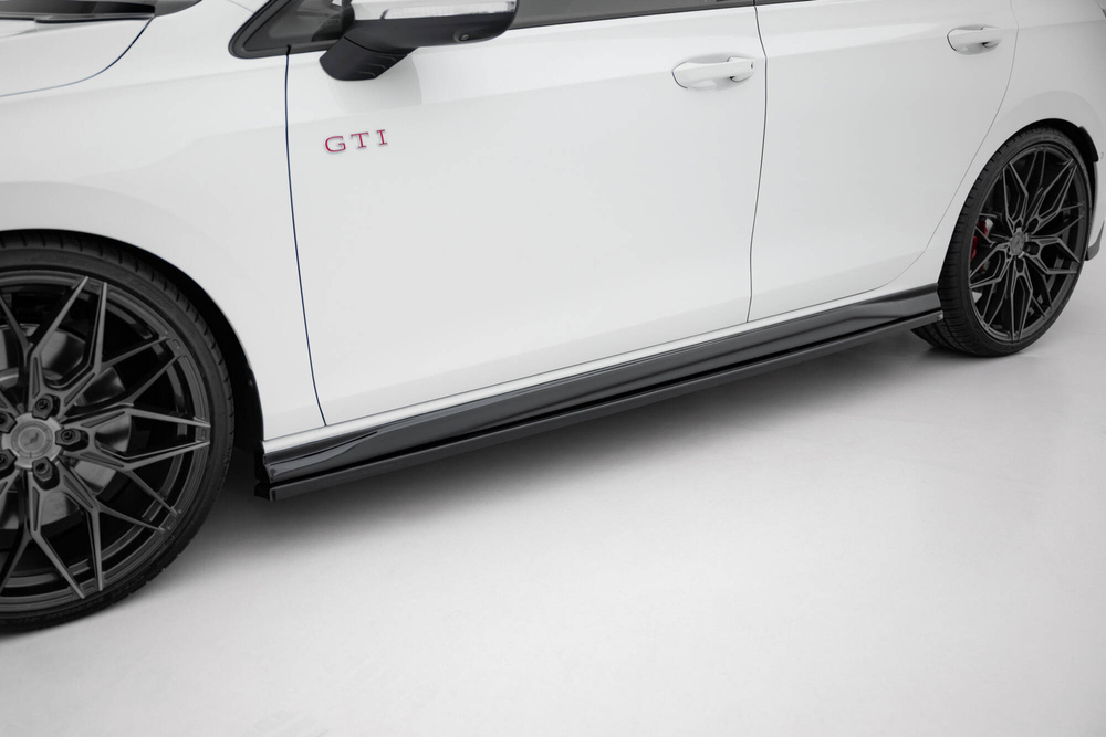 Dokładki Progów V.4 Volkswagen Golf GTI / GTE / GTI Clubsport / GTD / R-Line Mk8
