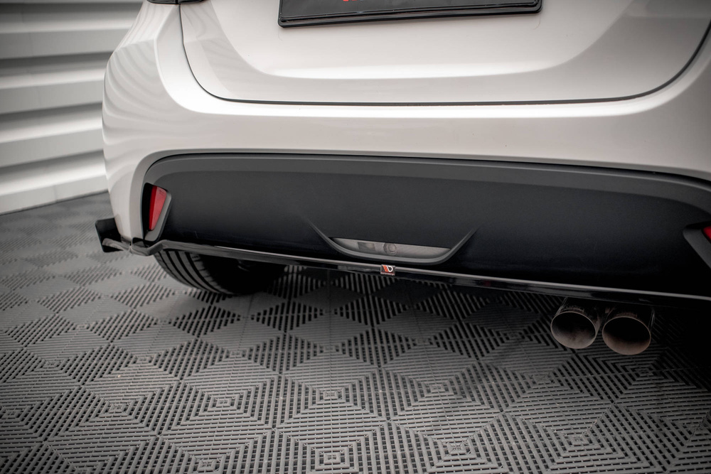 Splitter Tylny V.1 + Flaps Toyota Yaris Mk4