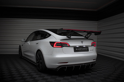 Karbonowy Spoiler + LED Tesla Model 3