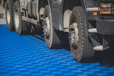 Modułowa posadzka "MAXTON Floor"- Najazd Prosty (Female Loops)