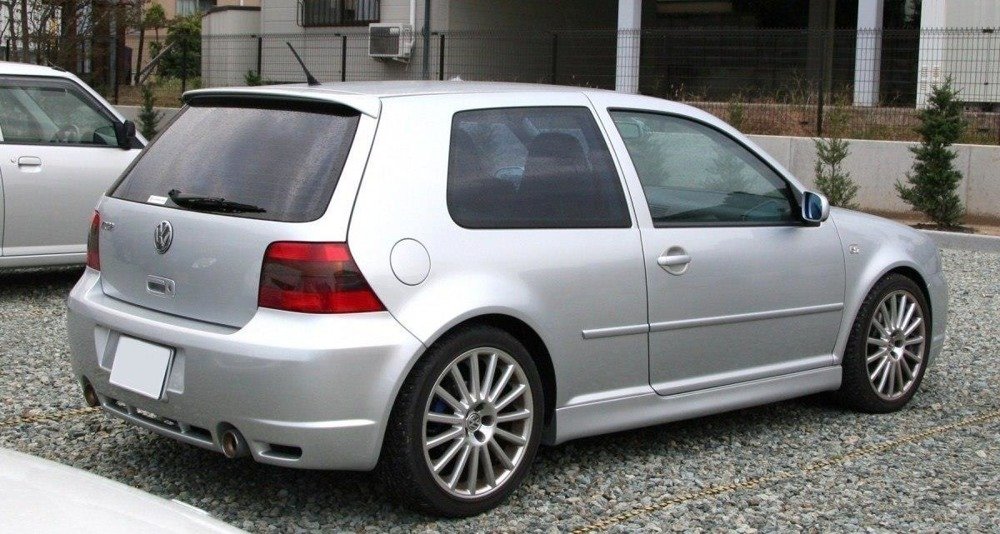 Dokładki Progów Golf 4 3D < R32 Look >