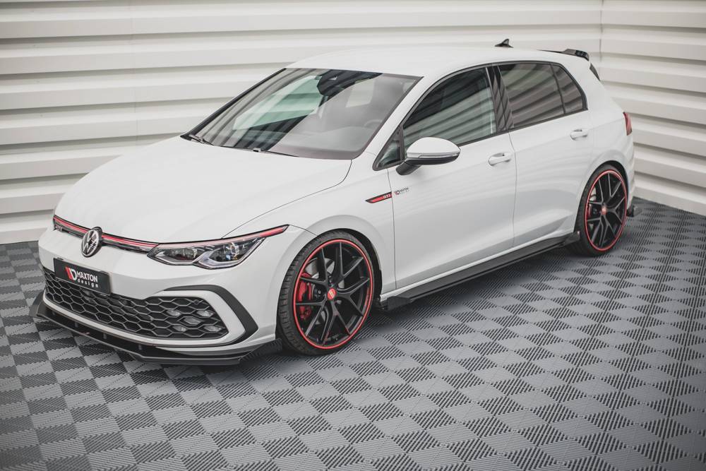 Dokładki progów Street Pro+Flapsy Volkswagen Golf GTI / GTE / GTI Clubsport / R-Line Mk8