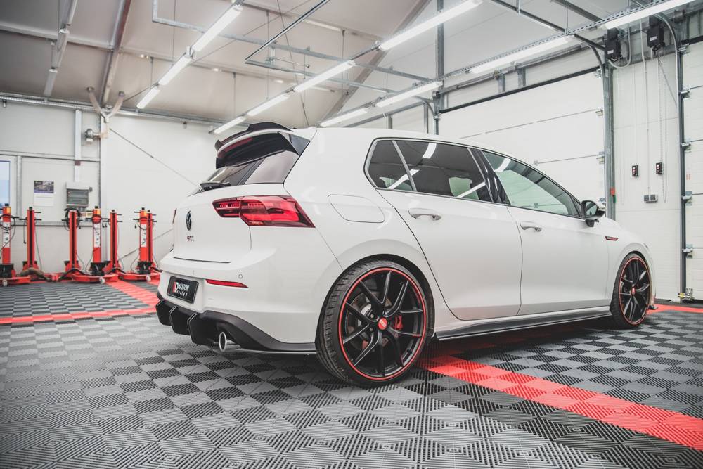 Dokładki progów Street Pro Volkswagen Golf GTI / GTE / GTI Clubsport / R-Line Mk8