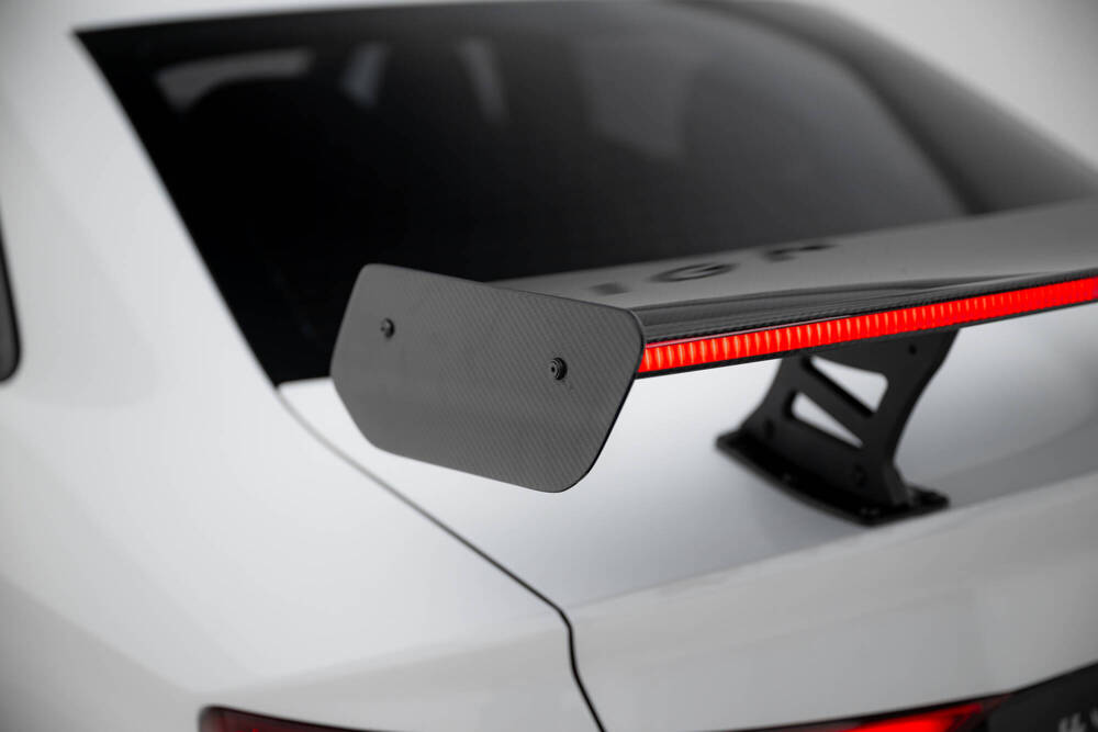 Karbonowy Spoiler Z Wewnętrznymi Wspornikami + LED Audi A3 / A3 S-Line / S3 / RS3 Sedan 8V / 8V Facelift