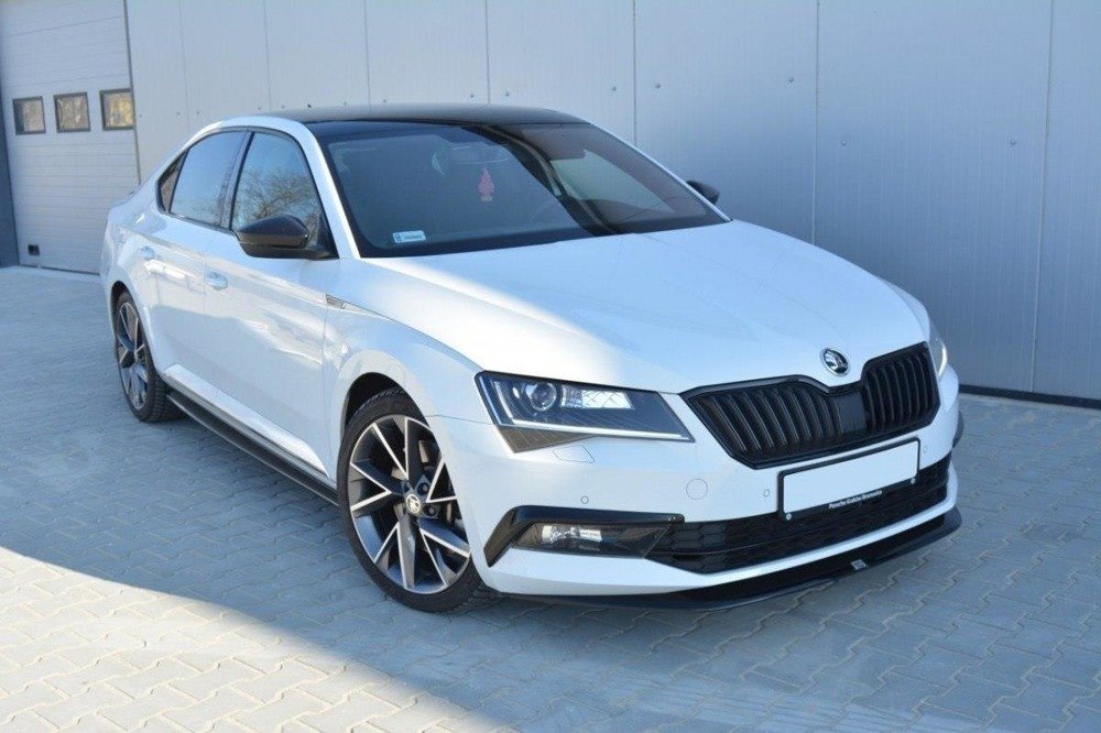 Ramki Świateł Skoda Superb Liftback / Combi Mk3