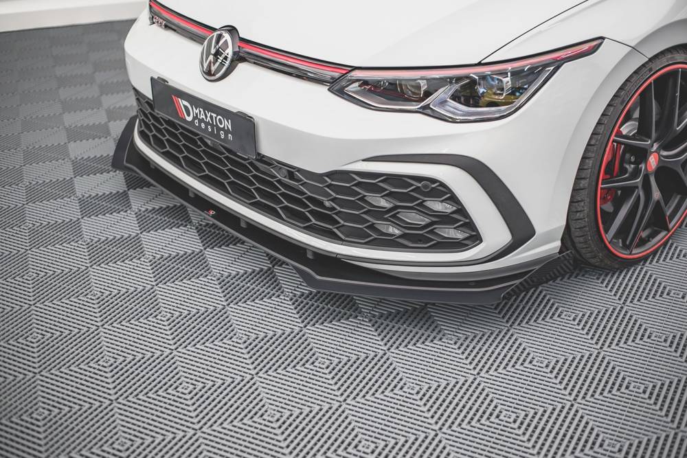 Splitter Przedni Street Pro + Flaps Volkswagen Golf GTI / GTE / GTD / R-Line Mk8